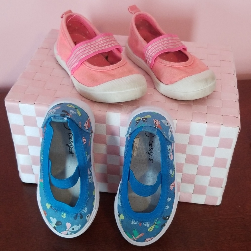 ❤💙 2 slip-on shoes 💙❤